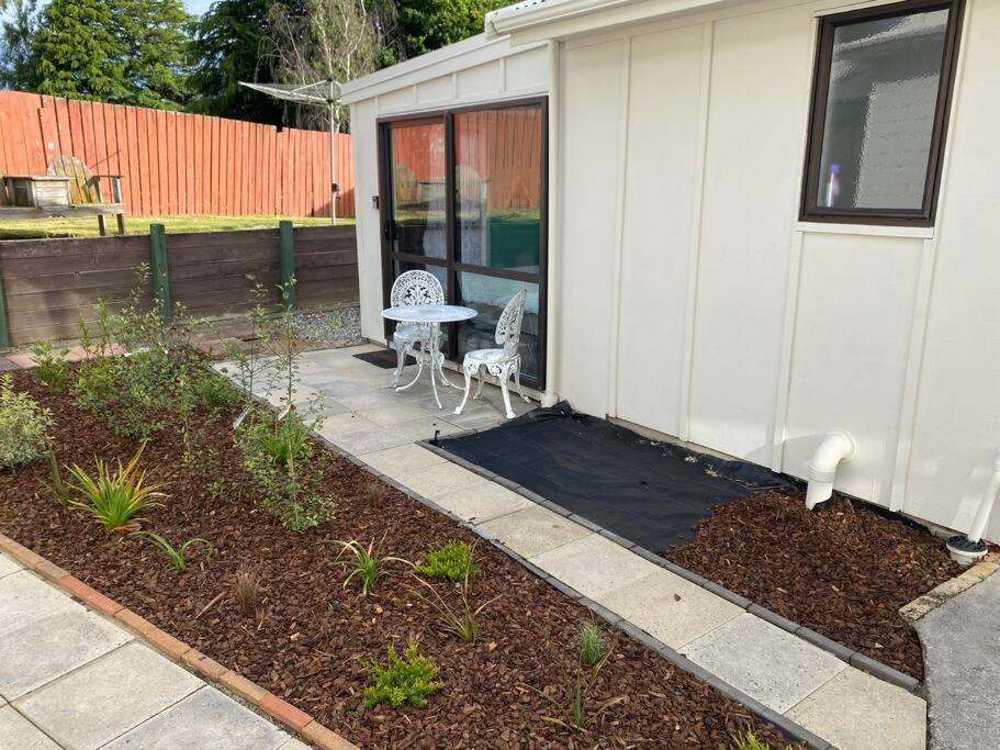 Little Hideaway Apartment Таупо Екстериор снимка